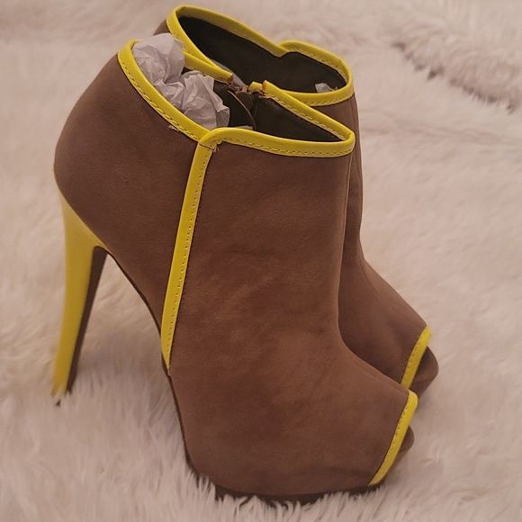 Qupid Sexy Open Toe Booties - Picture 5 of 16